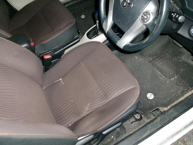 アクア Ｇ　エアコン　パワステ　パワーウインドウ　エアバック　ＡＢＳ　ＥＴＣ　純正ナビ　バックモニター　１年保証距離無制限保証（10枚目）