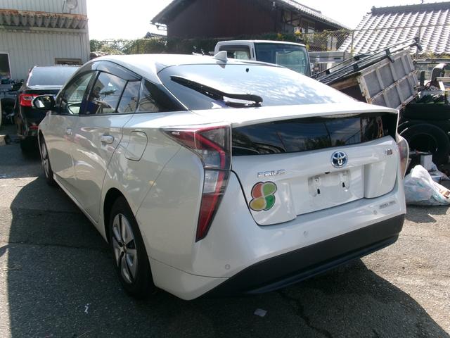 プリウス A ワンオーナー エアコン パワステ パワーウインドウ エアバック ABS 純正ナビ地デジ バックモニター スマートキー BSM 1年保証距離無制限(5枚目)