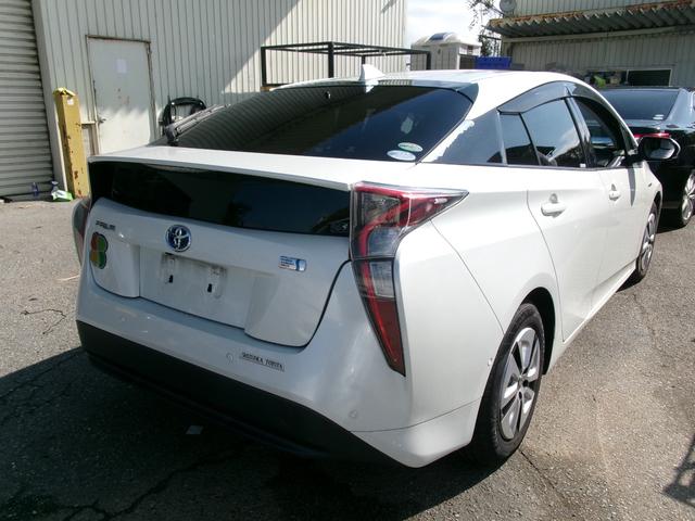 プリウス A ワンオーナー エアコン パワステ パワーウインドウ エアバック ABS 純正ナビ地デジ バックモニター スマートキー BSM 1年保証距離無制限(7枚目)