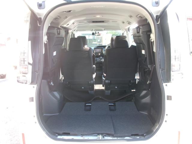 ヴォクシー ハイブリッドＶ　エアコン　パワステ　パワーウインドウ　エアバック　ＡＢＳ　純正ナビ地デジ　ＥＴＣ２．０　両側スライドドア　５ドア　プッシュスタート　スマートキー　バックモニター　シートヒーター　１年保証距離無制限保証（15枚目）