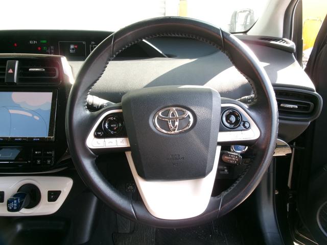 プリウス Ｓセーフティプラス　エアコン　パワステ　パワーウインドウ　エアバック　ＡＢＳ　ＥＴＣ　社外アルミ　純正ナビ地デジ　バックモニター　スマートキー　プッシュスタート　１年保証距離無制限（8枚目）