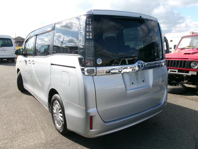 ヴォクシー ハイブリッドX エアコン パワステ パワーウインドウ エアバック ABS SDナビ地デジ 両側電動スライドドア プッシュスタート バックモニター ビルトインETC 1年保証距離無制限(7枚目)