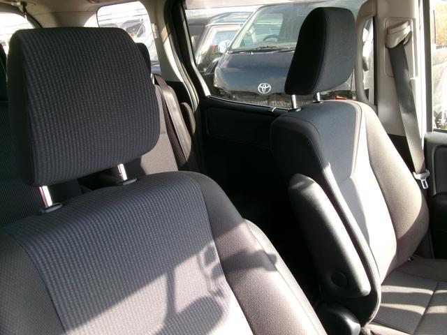 ヴォクシー ハイブリッドX エアコン パワステ パワーウインドウ エアバック ABS SDナビ地デジ 両側電動スライドドア プッシュスタート バックモニター ビルトインETC 1年保証距離無制限(14枚目)