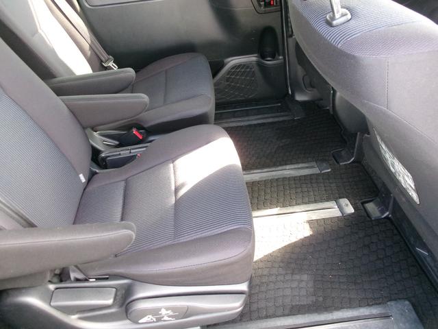 ヴォクシー ハイブリッドX エアコン パワステ パワーウインドウ エアバック ABS SDナビ地デジ 両側電動スライドドア プッシュスタート バックモニター ビルトインETC 1年保証距離無制限(16枚目)