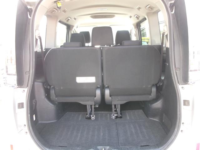 ヴォクシー ハイブリッドX エアコン パワステ パワーウインドウ エアバック ABS SDナビ地デジ 両側電動スライドドア プッシュスタート バックモニター ビルトインETC 1年保証距離無制限(18枚目)