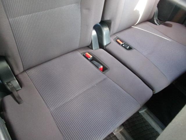 ヴォクシー ハイブリッドX エアコン パワステ パワーウインドウ エアバック ABS SDナビ地デジ 両側電動スライドドア プッシュスタート バックモニター ビルトインETC 1年保証距離無制限(19枚目)