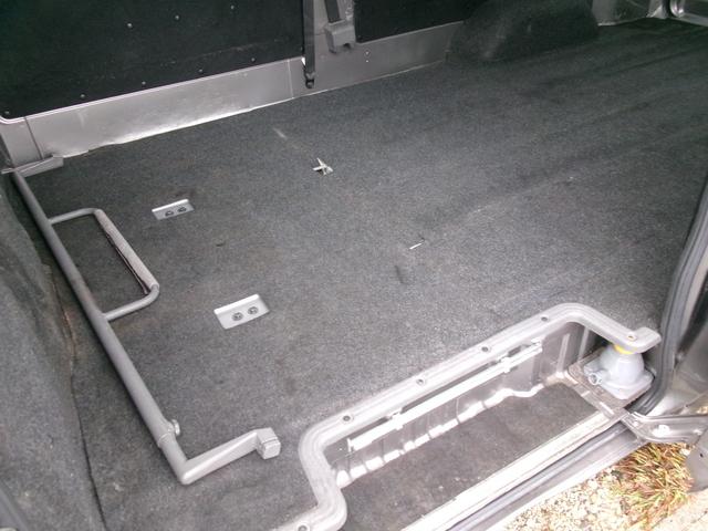 ＮＶ３５０キャラバンバン スーパーロングワイドＤＸターボ　エアコン　パワステ　パワーウインドウ　エアバック　フォグランプ　キーレス　４ドア　ナビ地デジ　バックカメラ　ＥＴＣ　ディーゼルターボ（15枚目）