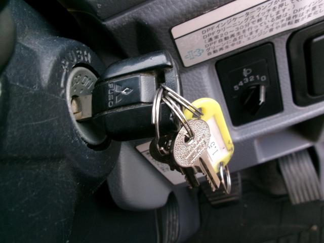 キャンター 　平ボディー　エアコン　パワステ　パワーウインドウ　エアバック　ＡＢＳ　ＥＴＣ　鉄板張り（16枚目）