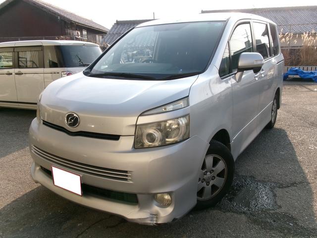 ヴォクシー Ｚ　エアコン　パワステ　パワーウインドウ　エアバック　ＡＢＳ　電動スライドドア　ＨＤＤナビ　バックカメラ　スマートキー　プッシュスタート（4枚目）