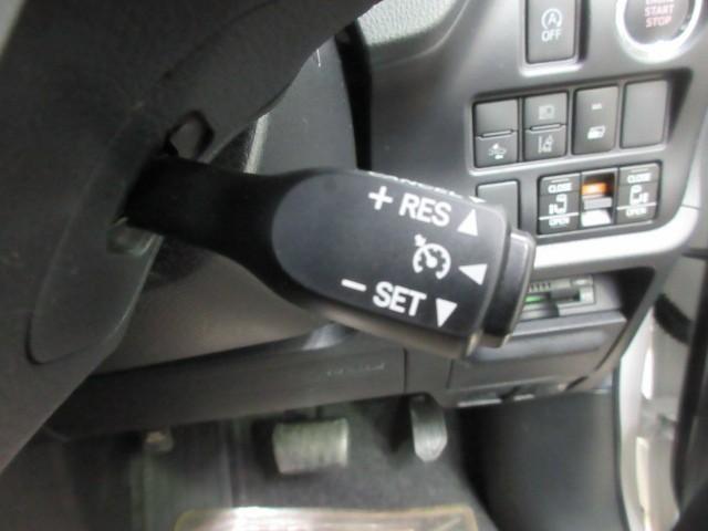 ノア Ｓｉ　ダブルバイビーＩＩＩ　フルセグ　メモリーナビ　ＤＶＤ再生　バックカメラ　衝突被害軽減システム　ＥＴＣ　両側電動スライド　ＬＥＤヘッドランプ　乗車定員７人　３列シート　アイドリングストップ（20枚目）