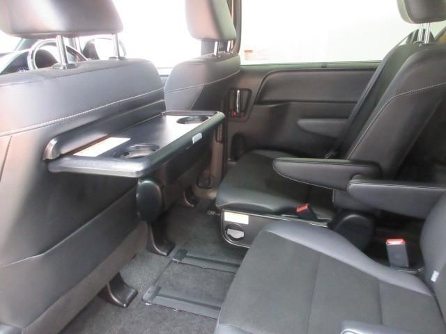 ノア Ｓｉ　ダブルバイビーＩＩＩ　フルセグ　メモリーナビ　ＤＶＤ再生　バックカメラ　衝突被害軽減システム　ＥＴＣ　両側電動スライド　ＬＥＤヘッドランプ　乗車定員７人　３列シート　アイドリングストップ（24枚目）