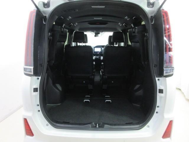 ノア Ｓｉ　ダブルバイビーＩＩＩ　フルセグ　メモリーナビ　ＤＶＤ再生　バックカメラ　衝突被害軽減システム　ＥＴＣ　両側電動スライド　ＬＥＤヘッドランプ　乗車定員７人　３列シート　アイドリングストップ（30枚目）