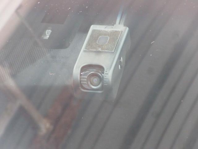 クラウンハイブリッド ＲＳ　リミテッドＩＩ　革シート　フルセグ　メモリーナビ　ＤＶＤ再生　バックカメラ　衝突被害軽減システム　ＥＴＣ　ドラレコ　ＬＥＤヘッドランプ（12枚目）