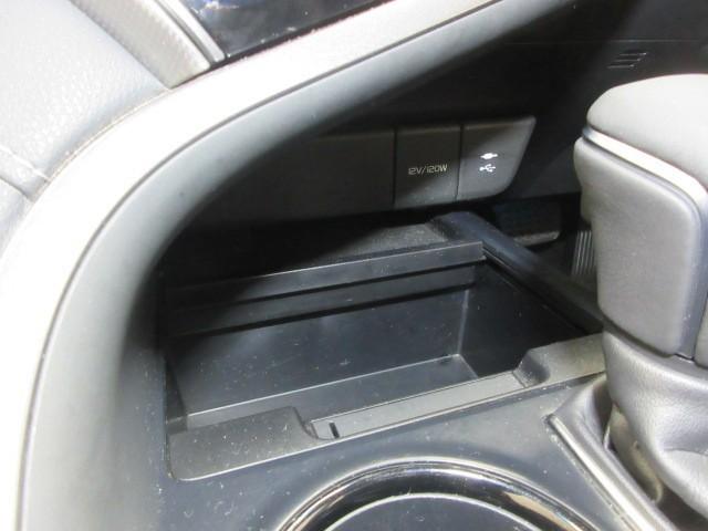 カムリ ＷＳ　フルセグ　メモリーナビ　ＤＶＤ再生　バックカメラ　衝突被害軽減システム　ＥＴＣ　ＬＥＤヘッドランプ（20枚目）