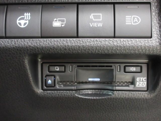 RAV4 G Zパッケージ サンルーフ 4WD フルセグ メモリーナビ バックカメラ 衝突被害軽減システム ETC ドラレコ LEDヘッドランプ フルエアロ(19枚目)