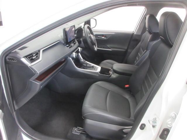 RAV4 G Zパッケージ サンルーフ 4WD フルセグ メモリーナビ バックカメラ 衝突被害軽減システム ETC ドラレコ LEDヘッドランプ フルエアロ(31枚目)