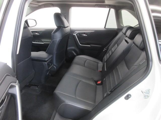 RAV4 G Zパッケージ サンルーフ 4WD フルセグ メモリーナビ バックカメラ 衝突被害軽減システム ETC ドラレコ LEDヘッドランプ フルエアロ(32枚目)