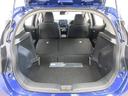 少し段差ができますが、後席の背もたれを倒すと大きな荷物を積む事ができます。