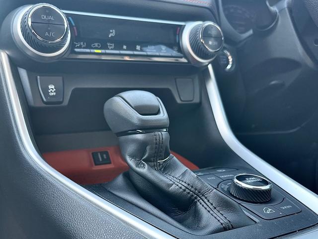 RAV4 アドベンチャー 踏み間違い加速抑制 タイヤ新 ドラレコ ディーラー保証1年走行距離無制限 トヨタ認定中古車 ナビ フルセグ バックカメラ CD再生 ETC スマートキー LEDヘッドランプ パワーシート 純正アルミ(43枚目)