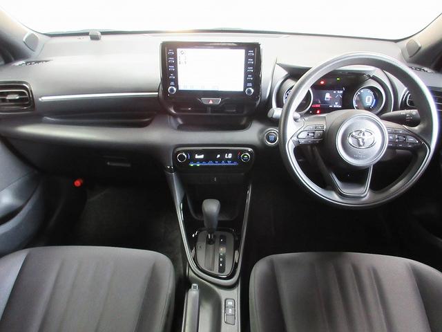 ヤリス G 雹害車 踏み間違い加速抑制 全方位モニタ ディーラー保証1年走行距離無制限 トヨタ認定中古車 ディスプレイオーディオ ナビ ETC スマートキー LEDヘッドランプ 純正アルミホイール ワンオーナー(4枚目)