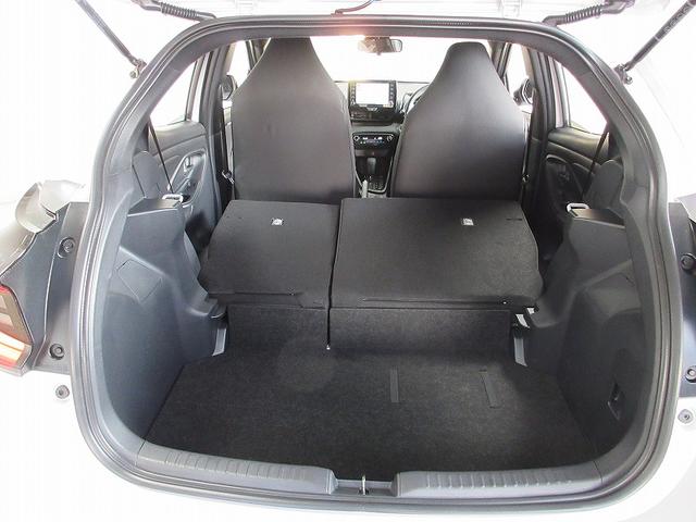 ヤリス G 雹害車 踏み間違い加速抑制 全方位モニタ ディーラー保証1年走行距離無制限 トヨタ認定中古車 ディスプレイオーディオ ナビ ETC スマートキー LEDヘッドランプ 純正アルミホイール ワンオーナー(10枚目)