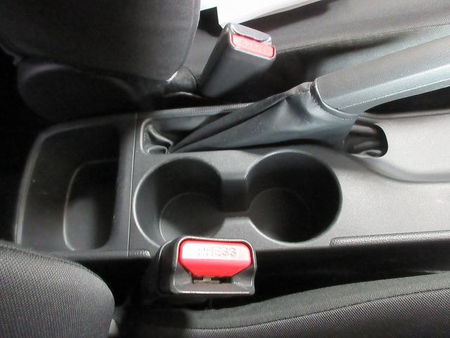 ヤリス G 雹害車 踏み間違い加速抑制 全方位モニタ ディーラー保証1年走行距離無制限 トヨタ認定中古車 ディスプレイオーディオ ナビ ETC スマートキー LEDヘッドランプ 純正アルミホイール ワンオーナー(22枚目)