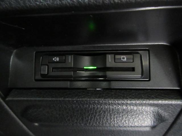 ヴォクシー ＺＳ　煌　フルセグ　メモリーナビ　ＤＶＤ再生　バックカメラ　衝突被害軽減システム　ＥＴＣ　両側電動スライド　ＬＥＤヘッドランプ　乗車定員７人　３列シート　ワンオーナー　アイドリングストップ（17枚目）
