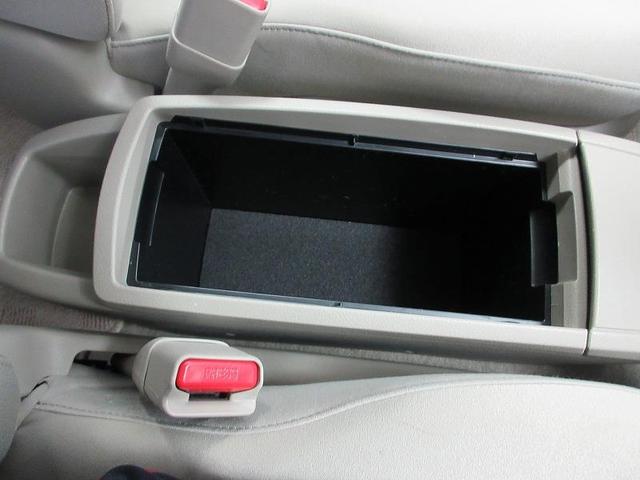 ウィッシュ 2.0G ワンセグ HDDナビ DVD再生 バックカメラ ETC HIDヘッドライト 乗車定員7人 3列シート(18枚目)