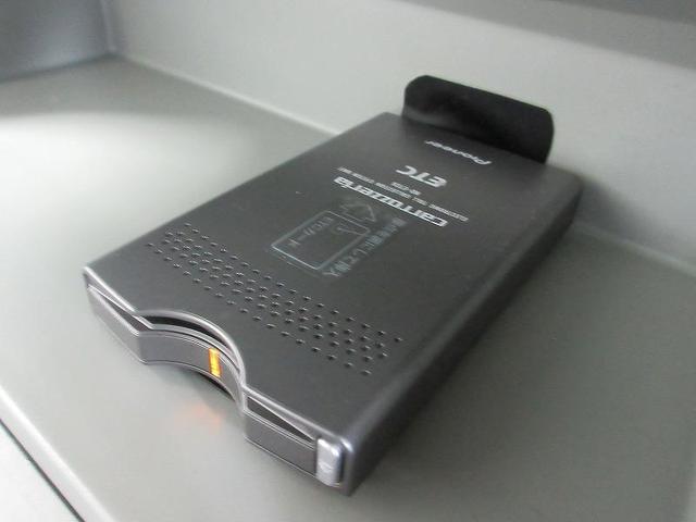 プリウス Sツーリングセレクション フルセグ HDDナビ DVD再生 バックカメラ ETC LEDヘッドランプ ワンオーナー(16枚目)