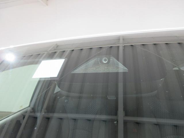 プリウス Ｓ　フルセグ　メモリーナビ　ＤＶＤ再生　バックカメラ　衝突被害軽減システム　ＥＴＣ　ＬＥＤヘッドランプ　ワンオーナー（9枚目）