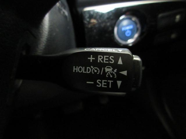 プリウス Ｓ　フルセグ　メモリーナビ　ＤＶＤ再生　バックカメラ　衝突被害軽減システム　ＥＴＣ　ＬＥＤヘッドランプ　ワンオーナー（10枚目）