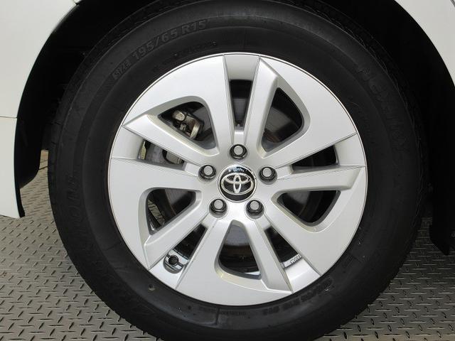 プリウス Ｓ　フルセグ　メモリーナビ　ＤＶＤ再生　バックカメラ　衝突被害軽減システム　ＥＴＣ　ＬＥＤヘッドランプ　ワンオーナー（22枚目）