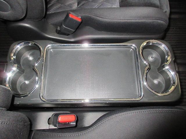 アルファード ２．５Ｓ　フルセグ　メモリーナビ　バックカメラ　衝突被害軽減システム　ＥＴＣ　両側電動スライド　ＬＥＤヘッドランプ　乗車定員７人　３列シート　ワンオーナー（7枚目）