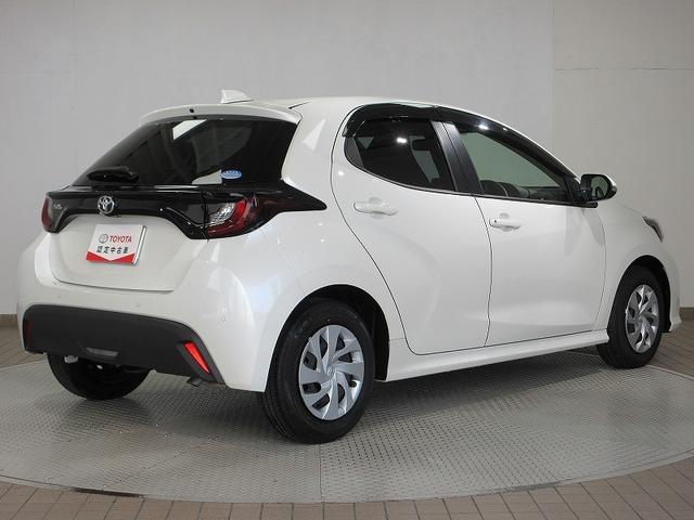 ヤリス Ｘ　衝突被害軽減システム　ワンオーナー（3枚目）