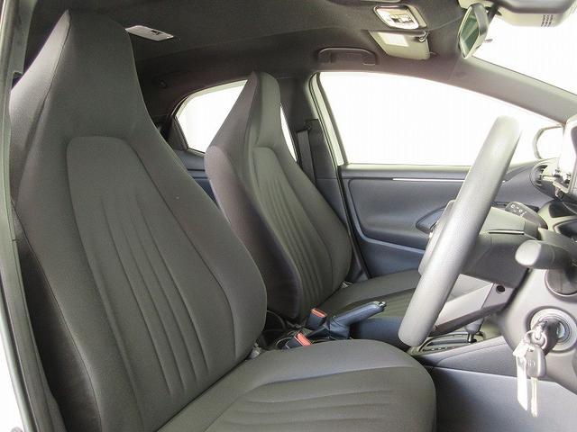 ヤリス Ｘ　衝突被害軽減システム　ワンオーナー（4枚目）