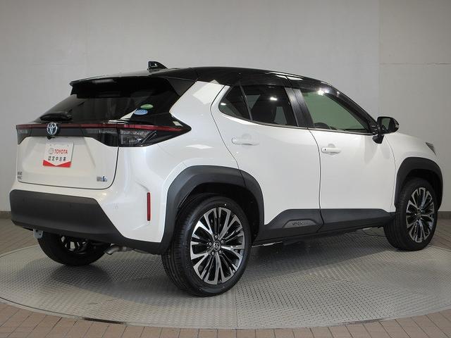 ヤリスクロス ハイブリッドＺ　フルセグ　メモリーナビ　バックカメラ　衝突被害軽減システム　ＥＴＣ　ドラレコ　ＬＥＤヘッドランプ　ワンオーナー（3枚目）