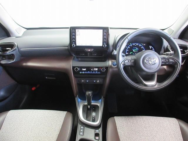 ヤリスクロス ハイブリッドＺ　フルセグ　メモリーナビ　バックカメラ　衝突被害軽減システム　ＥＴＣ　ドラレコ　ＬＥＤヘッドランプ　ワンオーナー（8枚目）