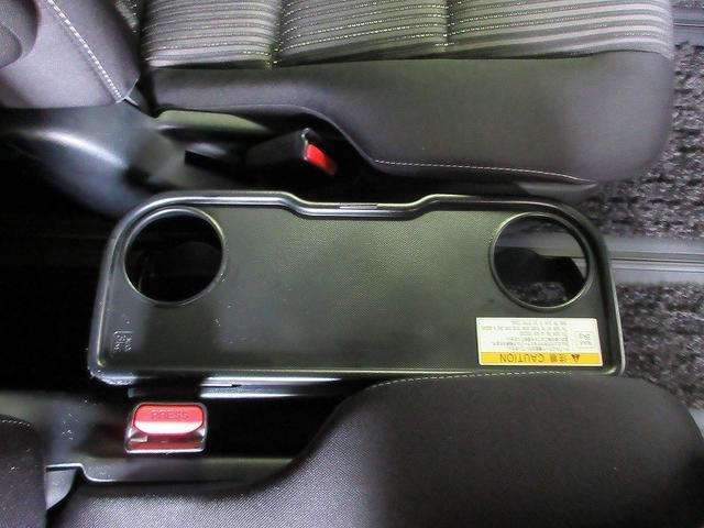 ヴォクシー ＺＳ　煌ＩＩ　フルセグ　メモリーナビ　ＤＶＤ再生　バックカメラ　衝突被害軽減システム　ＥＴＣ　両側電動スライド　ＬＥＤヘッドランプ　乗車定員７人　３列シート　ワンオーナー（8枚目）