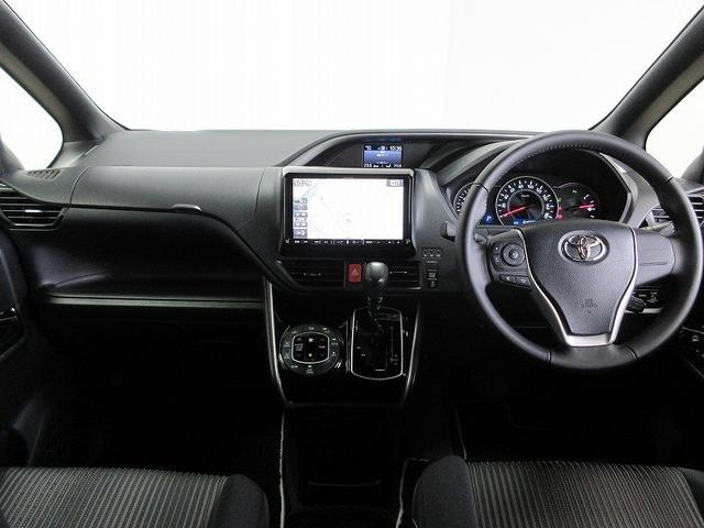 ヴォクシー ＺＳ　煌ＩＩ　フルセグ　メモリーナビ　ＤＶＤ再生　バックカメラ　衝突被害軽減システム　ＥＴＣ　両側電動スライド　ＬＥＤヘッドランプ　乗車定員７人　３列シート　ワンオーナー（11枚目）