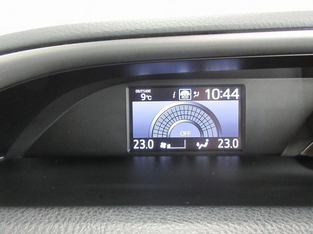 ヴォクシー ＺＳ　煌ＩＩ　フルセグ　メモリーナビ　ＤＶＤ再生　バックカメラ　衝突被害軽減システム　ＥＴＣ　両側電動スライド　ＬＥＤヘッドランプ　乗車定員７人　３列シート　ワンオーナー（13枚目）