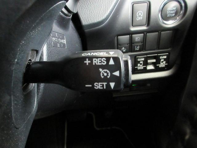 ヴォクシー ＺＳ　煌ＩＩ　フルセグ　メモリーナビ　ＤＶＤ再生　バックカメラ　衝突被害軽減システム　ＥＴＣ　両側電動スライド　ＬＥＤヘッドランプ　乗車定員７人　３列シート　ワンオーナー（15枚目）