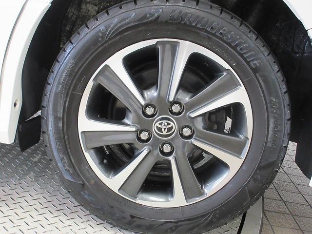 ヴォクシー ＺＳ　煌ＩＩ　フルセグ　メモリーナビ　ＤＶＤ再生　バックカメラ　衝突被害軽減システム　ＥＴＣ　両側電動スライド　ＬＥＤヘッドランプ　乗車定員７人　３列シート　ワンオーナー（30枚目）