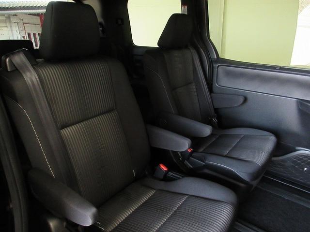 ヴォクシー ZS 煌II フルセグ メモリーナビ DVD再生 後席モニター バックカメラ 衝突被害軽減システム ETC 両側電動スライド LEDヘッドランプ 乗車定員7人 3列シート ワンオーナー アイドリングストップ(5枚目)