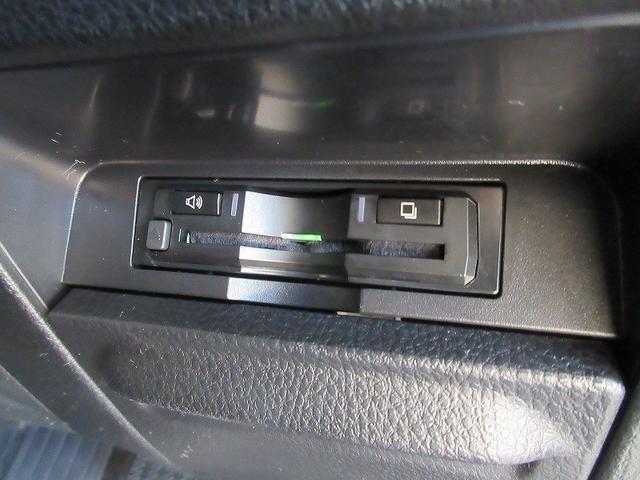 ヴォクシー ZS 煌II フルセグ メモリーナビ DVD再生 後席モニター バックカメラ 衝突被害軽減システム ETC 両側電動スライド LEDヘッドランプ 乗車定員7人 3列シート ワンオーナー アイドリングストップ(17枚目)