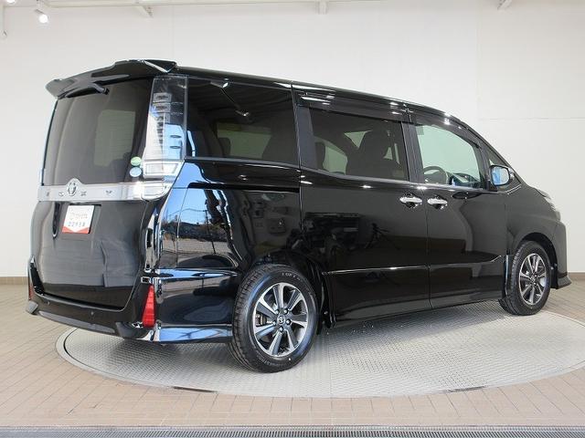 ヴォクシー ZS 煌II フルセグ メモリーナビ DVD再生 バックカメラ 衝突被害軽減システム ETC ドラレコ 両側電動スライド LEDヘッドランプ 乗車定員7人 3列シート アイドリングストップ(3枚目)