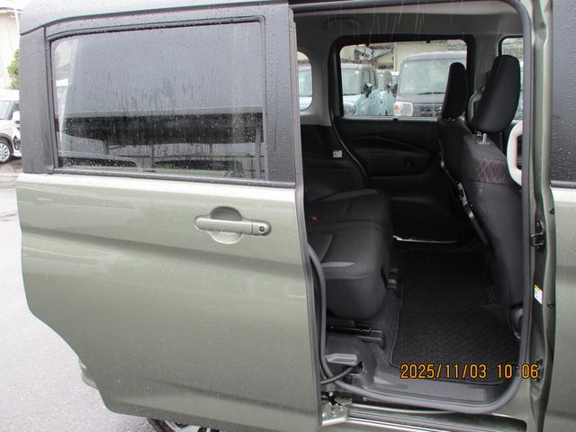 ソリオバンディット バンディット　ＨＹＢＲＩＤ　ＭＶ　２型　全方位モニターナビ　バックカメラ　オートライト　スライドドア　純正ナビ　プッシュスタート　シートヒーター　オートエアコン　衝突被害軽減システム　アイドリングストップ　横滑り防止機能　衝突安全ボディ（40枚目）