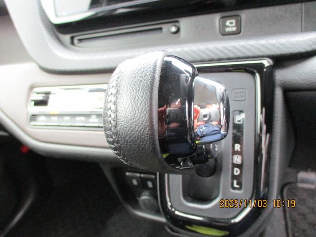 ソリオバンディット バンディット　ＨＹＢＲＩＤ　ＭＶ　２型　全方位モニターナビ　バックカメラ　オートライト　スライドドア　純正ナビ　プッシュスタート　シートヒーター　オートエアコン　衝突被害軽減システム　アイドリングストップ　横滑り防止機能　衝突安全ボディ（50枚目）