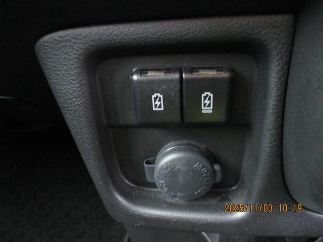 ソリオバンディット バンディット　ＨＹＢＲＩＤ　ＭＶ　２型　全方位モニターナビ　バックカメラ　オートライト　スライドドア　純正ナビ　プッシュスタート　シートヒーター　オートエアコン　衝突被害軽減システム　アイドリングストップ　横滑り防止機能　衝突安全ボディ（52枚目）