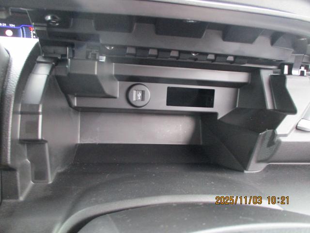 ソリオバンディット バンディット　ＨＹＢＲＩＤ　ＭＶ　２型　全方位モニターナビ　バックカメラ　オートライト　スライドドア　純正ナビ　プッシュスタート　シートヒーター　オートエアコン　衝突被害軽減システム　アイドリングストップ　横滑り防止機能　衝突安全ボディ（72枚目）