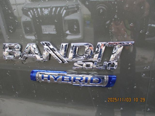 ソリオバンディット バンディット　ＨＹＢＲＩＤ　ＭＶ　２型　全方位モニターナビ　バックカメラ　オートライト　スライドドア　純正ナビ　プッシュスタート　シートヒーター　オートエアコン　衝突被害軽減システム　アイドリングストップ　横滑り防止機能　衝突安全ボディ（76枚目）